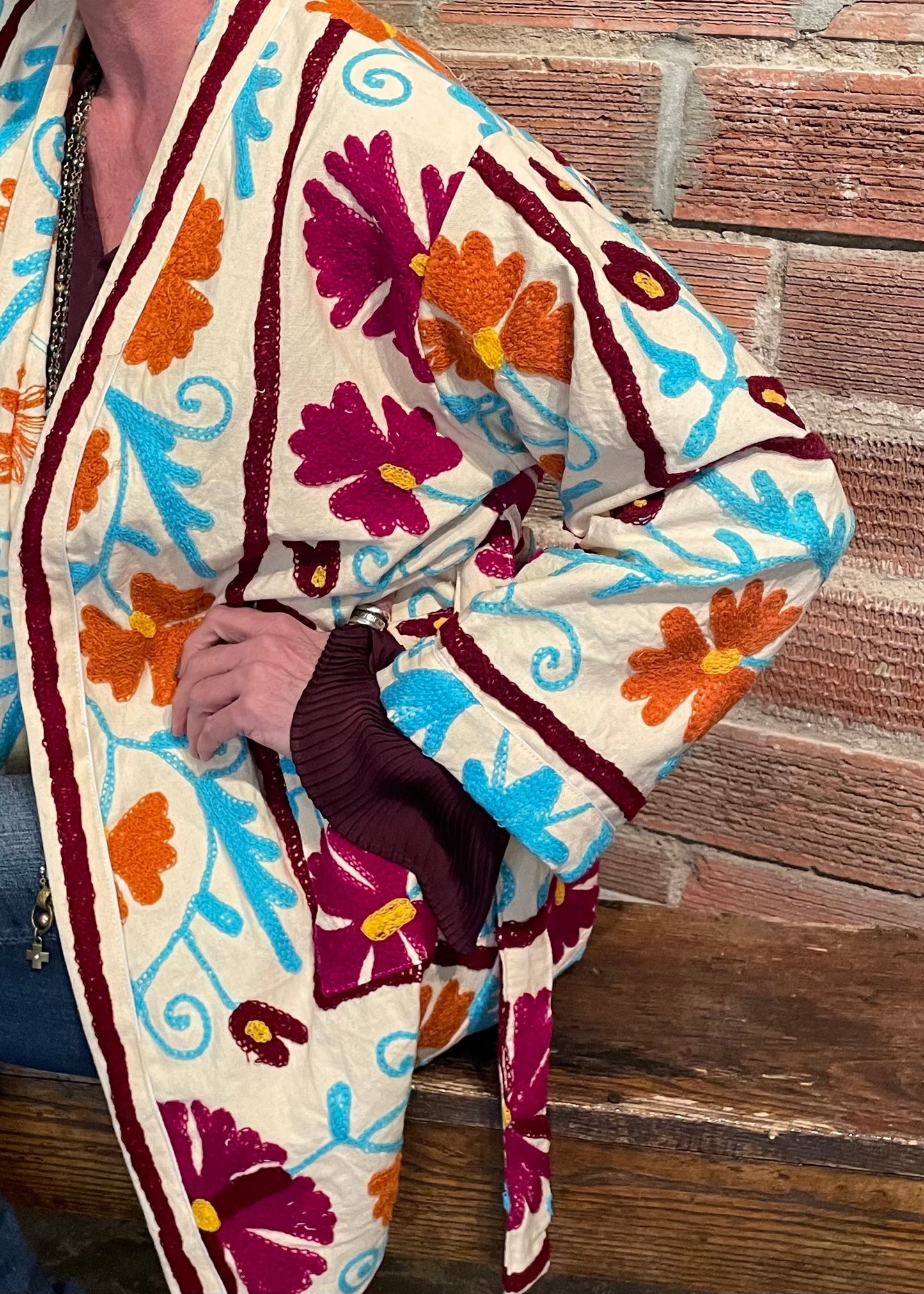Hand Embroidered Suzani Robe - Creme.